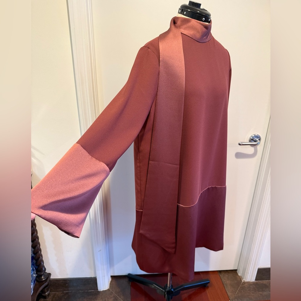 St John Elegant Cranberry Women's Dress with Neck Detail Size 12 - Picture 3 of 13